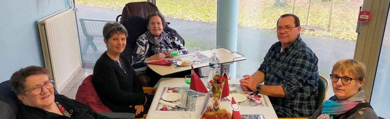 Repas de Noël des familles à l’USLD Les Tilleuls !